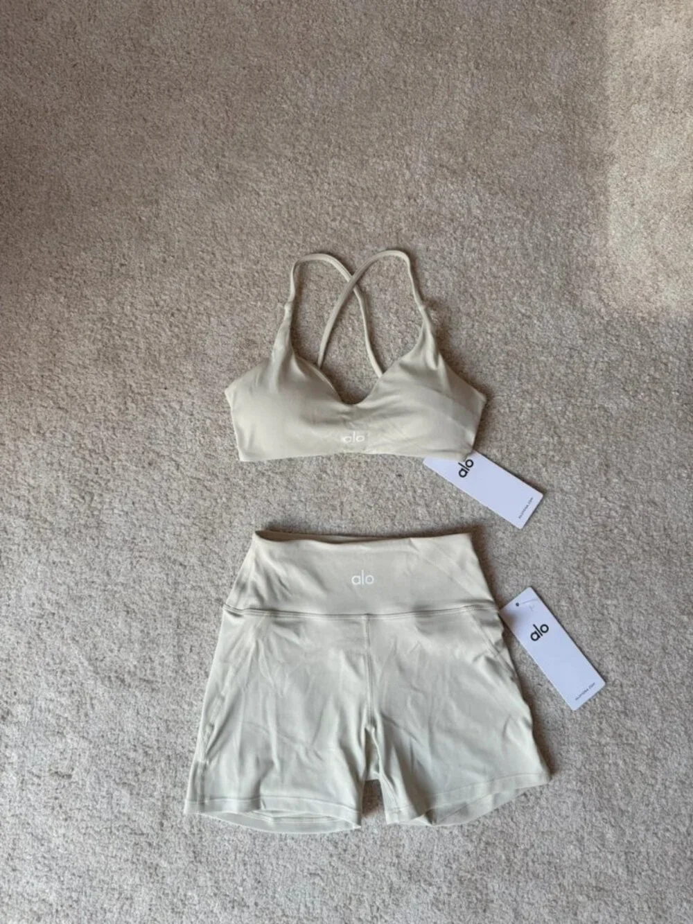 Women’s Alo Yoga Bra Top & High-Waisted Shorts Ivory Set S